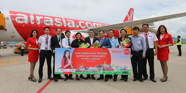the start of Thai AirAsia’s inaugural service from Da Nang to Bangkok Don Mueang. Image: AirAsia