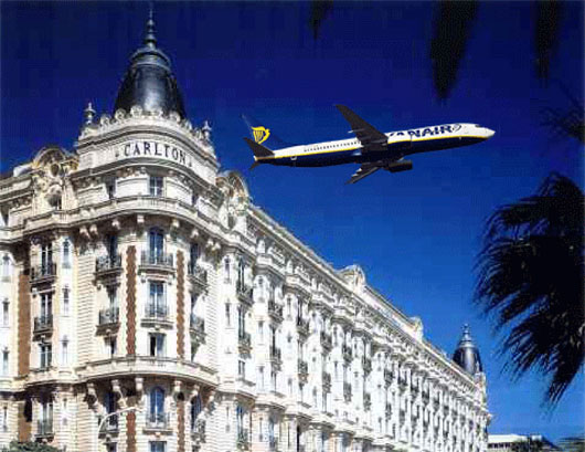 Image: Ryanair flying over Carlton Hotel