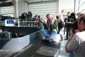 Image: Ryanair boss sitting on some baggage