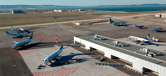 Image: planes on the apron
