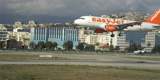Image: easyJet landing in Nice