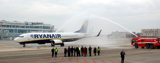 Image: Arrival of the Ryanair first flight from Brussels Charleroi to Bari