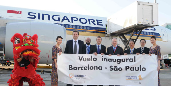 Singapore Airlines entered the Brazilian market in March, when the airline began serving its Star Alliance partner TAM’s hub in Sao Paolo. Flights operate three times a week from Singapore via Barcelona.