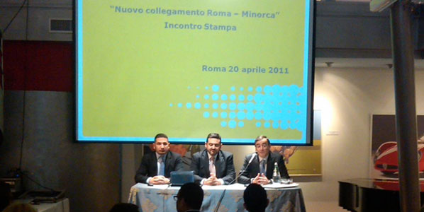 Vueling, which launched three new routes in the last week, also held a press conference in Rome for the new route between Menorca and the Italian capital, which will launch at the end of June. Speaking to the press were Massimo Di Perna, Vueling’s Country Manager Italy; Alex Cruz, Vueling’s CEO; and Sergio Berlenghi, Responsible for Commercial Aviation at ADR (Rome Airports). The low-cost airline now serves the ‘Eternal City’ from nine airports, making it one of the busiest airports in the airline’s network.