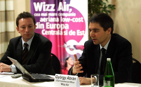 Wizz Air’s CCO György Abrán in front of a banner declaring in Romanian: “Wizz Air – the largest airline in Central and Eastern Europe.” At a press conference in mid-April Abrán announced that, as a result of a dispute over charges, Wizz would cut an aircraft at Romania’s Cluj-Napoca Airport and move it to the new Targu Mures base – a capacity shift estimated by Wizz to be worth some 240,000 passengers. 