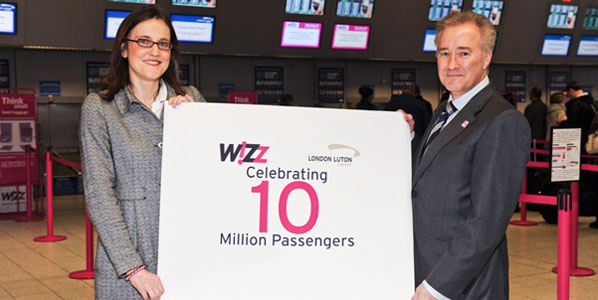 Theresa Villiers, Aviation Minister and Glyn Jones, London Luton Airport’s Managing Director, jointly celebrated Wizz Air’s 10 millionth passengers. 