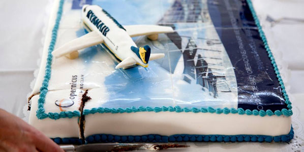 Cake 14: Ryanair’s Wroclaw base opening