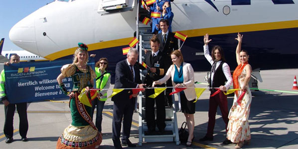 The good luck fairy from the local casino wished Ryanair’s new base at Karlsruhe/Baden-Baden the best of luck as the ribbon for the first flight was cut by the airport CEO Manfred Jung and Henrike Schmidt, Ryanair’s Sales & Marketing Manager Germany.
