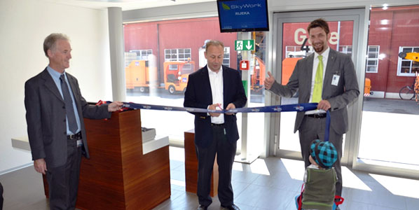 Supervised by one of the younger travellers on the maiden flight, Bern Airport’s CEO Mathias Häberli cut the ribbon for the latest new route from the airport to Croatia’s Rijeka, assisted by the airport’s Director of Ground Services, Heinz Kafader, and SkyWork’s CEO, Tomislav Lang.