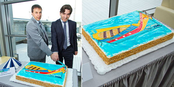 Riga Airport’s Chairman of the Board, Aldis Murnieks; and airBaltic’s VP Network Planning and Development, Manuel Esu performed the cake-cutting ceremony.