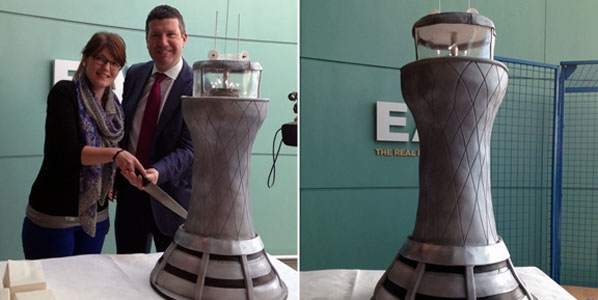 Sarah Hontscha, one of the passengers travelling from Edinburgh Airport on the day, and Gordon Dewar, the airport’s CEO, cut this spectacular towering cake