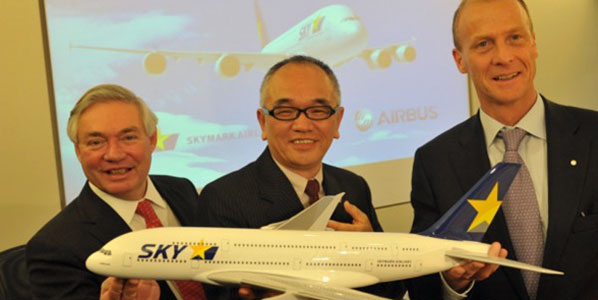 Airbus’ COO John Leahy; Skymark Airlines’ President, Shinichi Nishikubo; and Airbus’ CEO at the time, Thomas Enders, announcing the A380 deal in early 2011.