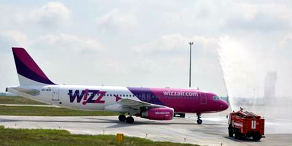 The water cannon salute for Wizz Air Ukraine's Warsaw to Kharkov, 1 October.