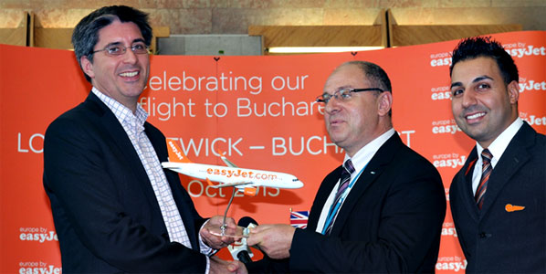 Hugh Aitken, easyJet's UK Commercial Manager presents a model of an easyJet aircraft to Valentin Iordache, Chief Communications Officer of Bucharest Airports National Company.