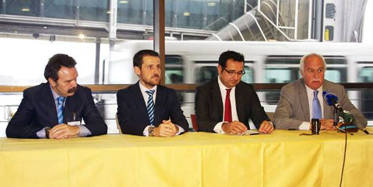José Manuel Caldevilla, General Manager of Transport and Mobility, Government of the Principality of Asturias; Carlos Domingo San Martín, Asturias Airport Director; Julio González Zapico, GM Commerce and Tourism, Government of the Principality of Asturias; and Manuel Panadero, Director of Institutional Relations, airEuropa