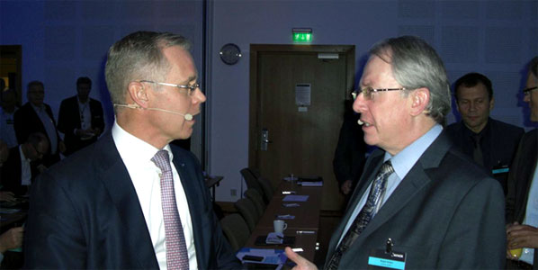 SAS President and CEO Richard Gustafson chats to anna.aero's Ralph Anker before his presentation at the Avinor Conference in Oslo yesterday.