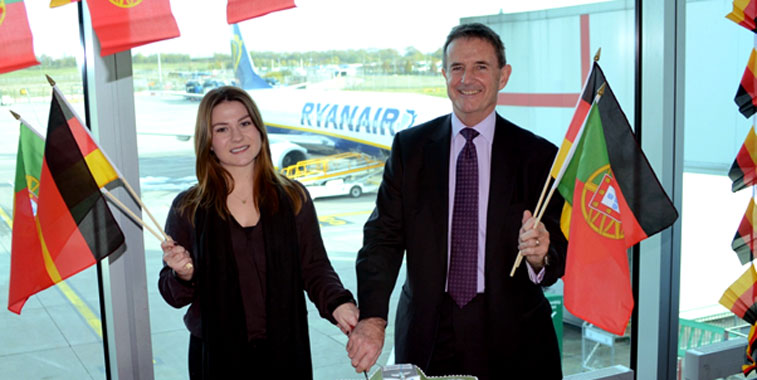 Lisa Cashin, Ryanair’s Sales and Marketing Executive UK & Ireland and Richard Haining, Customer Service Director at Stansted Airport cut the cake for the inaugural flights to Dortmund and Lisbon.