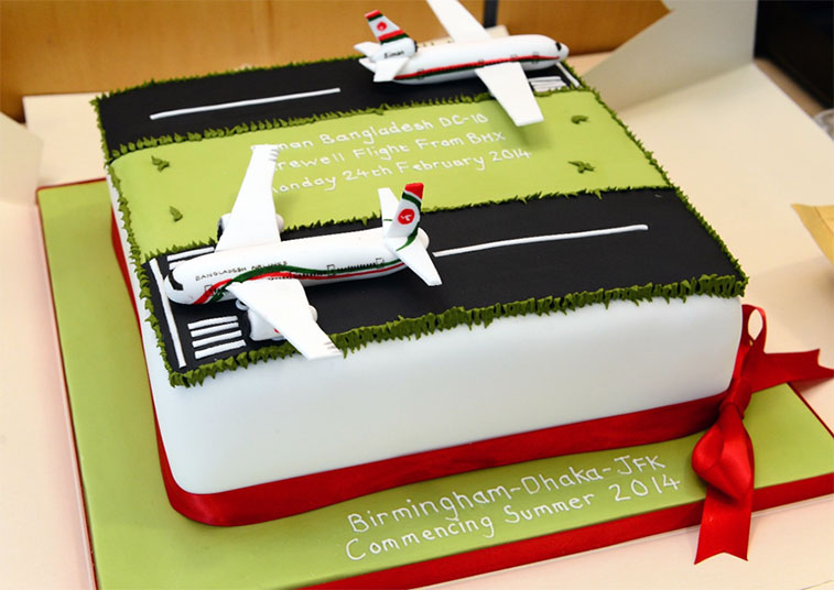 This commemorative cake was baked to signify the departure of the old DC-10.