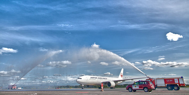 Tallinn Airport welcomed with the traditional water arch salute the arrival of Japan Airlines’ first charter service