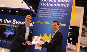 Gothenburg and Frankfurt airports show-off certificates for Czech Airlines and Air Armenia respectively