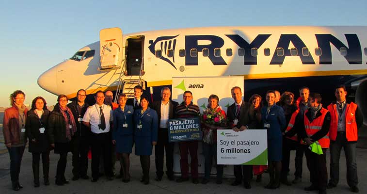 On 16 December, Ibiza Airport achieved a new milestone, when it posted a new record high of six million passengers. The lucky passenger was travelling with Ryanair from Valencia, and he was awarded a pair of return flights.