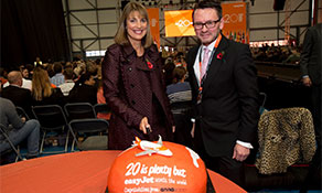 anna.aero bakes cake for easyJet’s 20th birthday party; another promised for 70 million passenger milestone