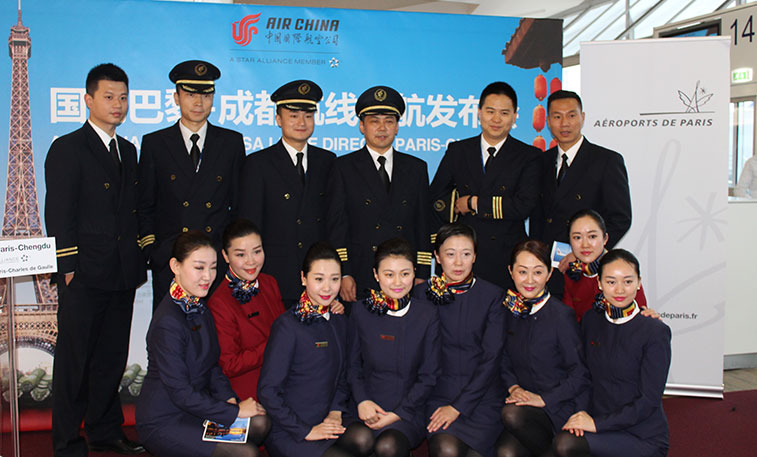 Also having their picture taken before the first flight back to Chengdu were the returning inaugural crew. 