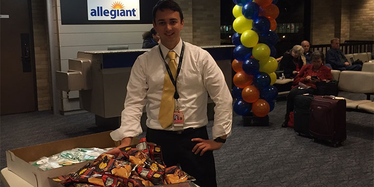 Memphis Airport celebrated the arrival of Allegiant Air’s inaugural service from Phoenix-Mesa on 17 December by giving passengers sweet and savoury snacks at the gate before departure. Posing with the calorific goodies is Will Livsey, Senior Manager of Air Service Research & Development at Memphis Shelby County Airport Authority. 