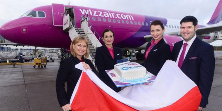 Birmingham Airport welcomed the arrival of Wizz Air’s third route to the airport on 18 December, a twice-weekly service from Poznan which will operate on Mondays and Fridays. Welcoming the inaugural flight to the UK’s second city are Birmingham Airport’s: Justine Howl, Head of Communications, and Adam Parker, Aviation Strategy Manager. For 2016, Wizz Air will launch services from Birmingham to Wroclaw and Bucharest becoming destinations four and five from the UK gateway. 