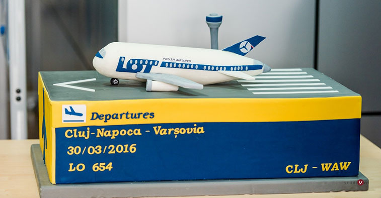 Cake 21 - LOT Polish Airlines Warsaw Chopin to Cluj-Napoca