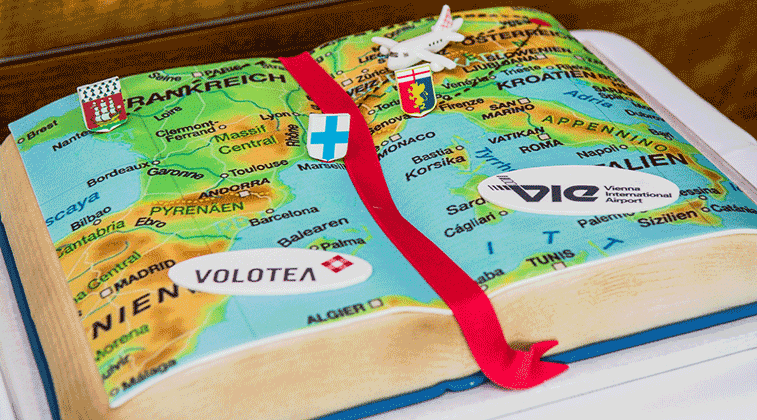 Volotea celebrates Vienna launch with cake
