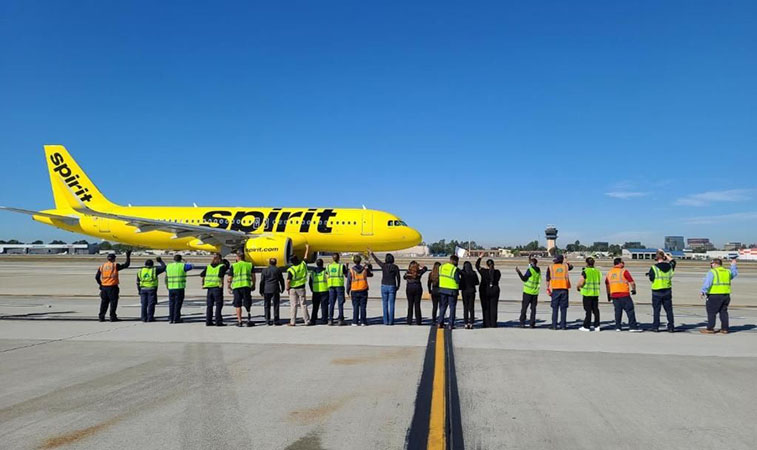 Spirit jets off from Orange County to Oakland and Las Vegas (2)