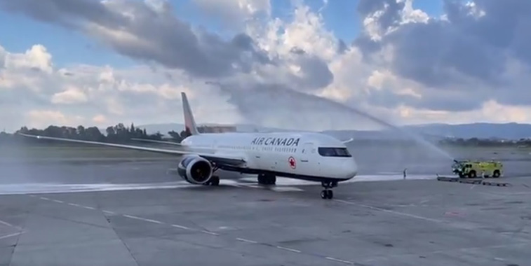 Air Canada takes off from Montreal to Bogota